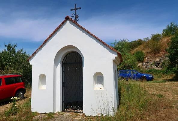 Fotogalerie • Kaplička sv. Jana Křtitele (Výklenková kaple, kaplička) • Mapy.com