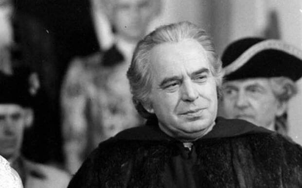 Než se svěřit, to raději tři hodiny u zubaře. Dominantní byl jen v rolích, doma velela rázná manželka. Tajnosti slavných