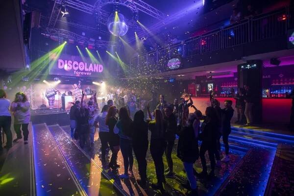 Vrchní DJ Discolandu Sylvie popsal divoké orgie: K*rva z Perlovky i ptáci nad Prahou!
