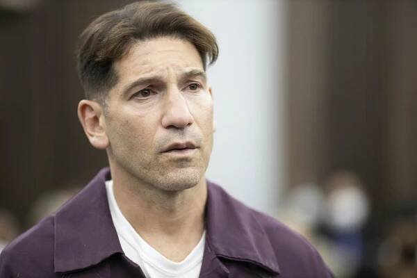 Město patří nám - Part Six - Z filmu - Jon Bernthal