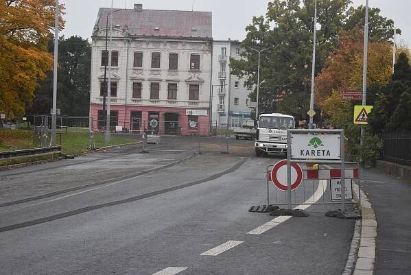 Rekonstrukce křižovatky finišuje. Krnov bude neprůjezdný po půlky listopadu