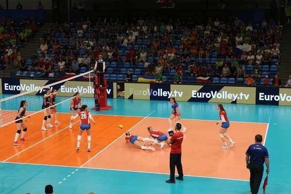 OBRAZEM: Zlatou Evropskou ligu vidělo 1 700 diváků! České reprezentantky padly