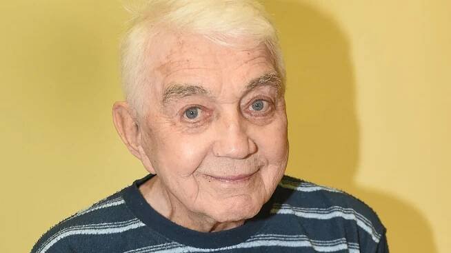 Tohle je prý skutečně vážné: Jiří Krampol bojuje v nemocnici o život. Jeho nejbližší se s ním loučí