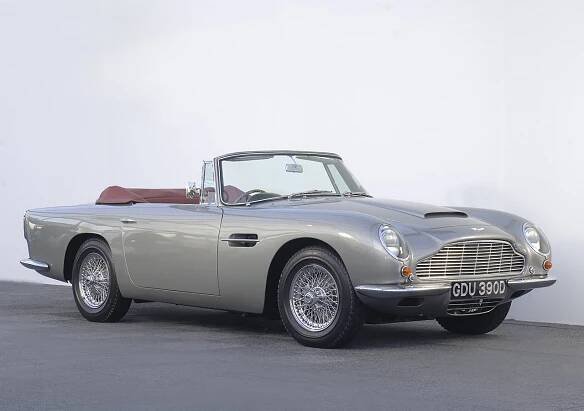 Fotogalerie: Aston Martin DB6 Volante SWB (1966) - TopDrive.cz