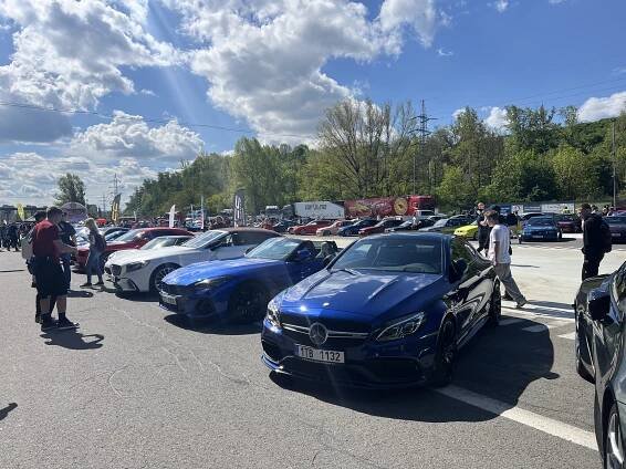 Víkend na Ostravsku: automobilové závody, fotbalové derby, street food festival