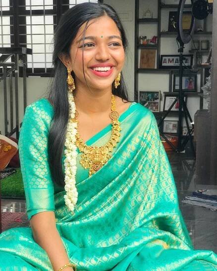 Amala Shaji: 26 Striking Photos That Showcase Her Talent and Charisma 44