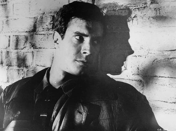 A Circle Of Deception - Z filmu - Bradford Dillman
