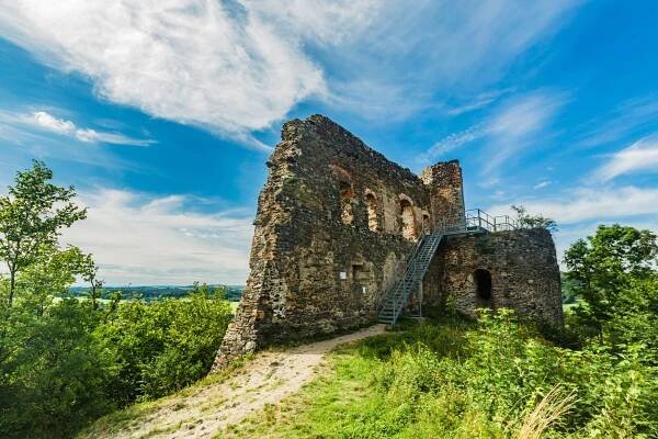 Stavební pozemky v obci Poloučany, část obce Konstantinovy Lázně - Yetodoma