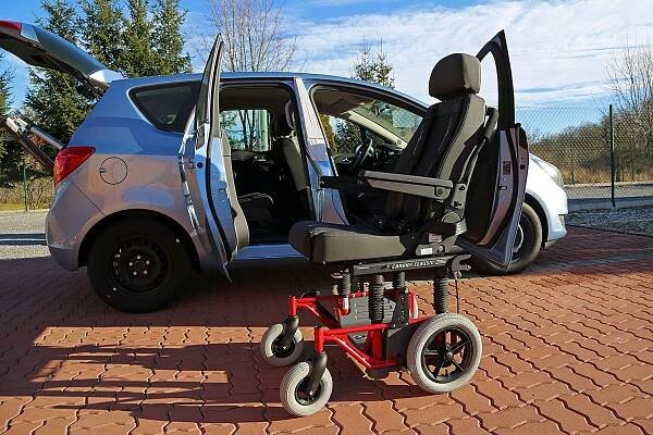 Speciální zařízení CARONY ve voze OPEL Meriva