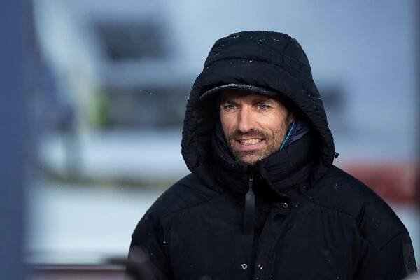 Sven Hannawald (Skispringen): In Deutschland gilt Hannawald bis heute als Skisprung-Ikone. 2002 siegte er als erster Springer überhaupt bei allen vier Springen der Vierschanzentournee. Außerdem gewann er einmal Olympia-Gold und jeweils zweimal Gold bei Skiflug- und Nordischen Weltmeisterschaften.