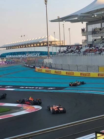 Jak probíhá velká cena Abú Dhabí F1? - blog.onlajny.cz
