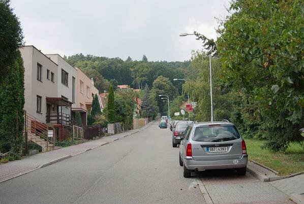 Soubor:Brno-Nový Lískovec - Raisova street.jpg