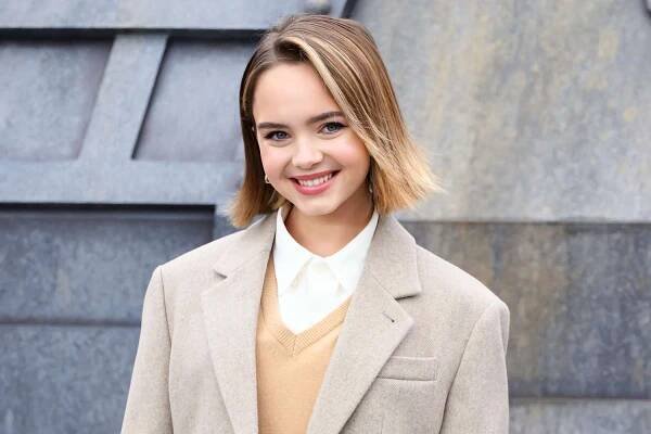 Ryan Kiera Armstrong attends the photocall for "Star Wars: Skeleton Crew" in Trafalgar Square on November 21, 2024 in London, England