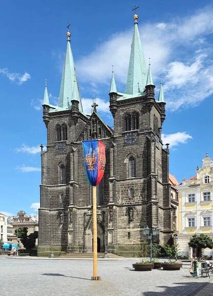 73. loutkářská Chrudim – PŘÍPRAVY VRCHOLÍ – 27.6.2024 - Chrudimská beseda