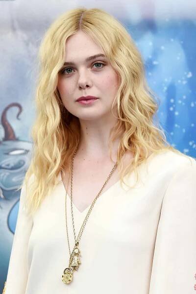 Elle Fanning with Beach Waves - Summer Hairstyles