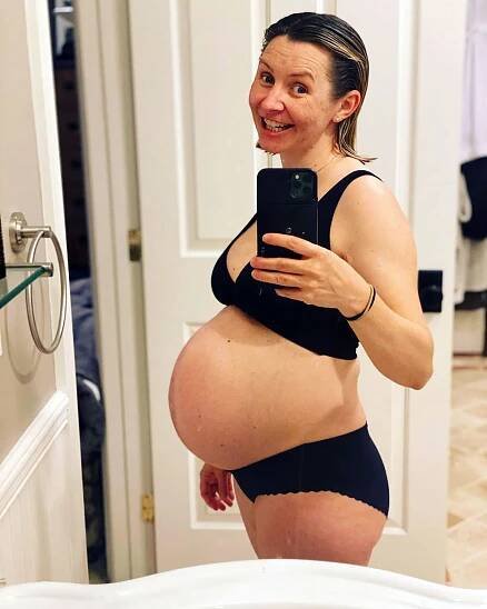 Pregnant Celebs Wear Lingerie While Pregnant: Baby Bump Pics