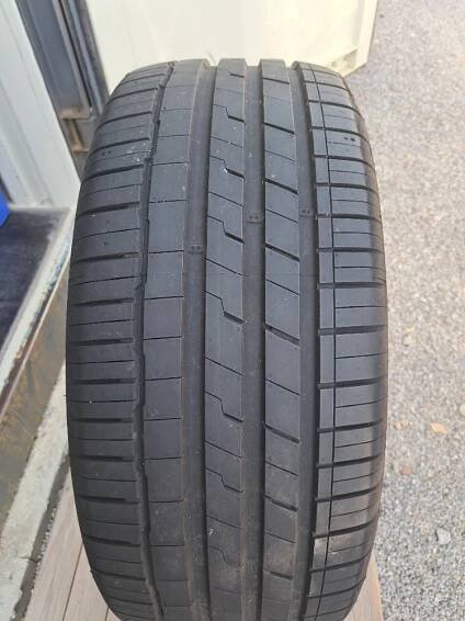 PNEU 255/45 R20 sada