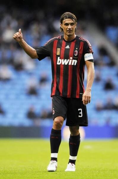 Nice Thums Up Paolo Maldini Wallpaper