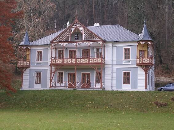 Soubor:Luhačovice - vila Alpská růže.jpg