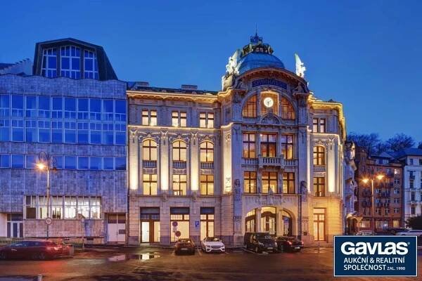 Obchodní palác Sparkasse Karlovy Vary – u Vřídelní kolonády, Divadelní náměstí | GAVLAS, spol. s r.o.