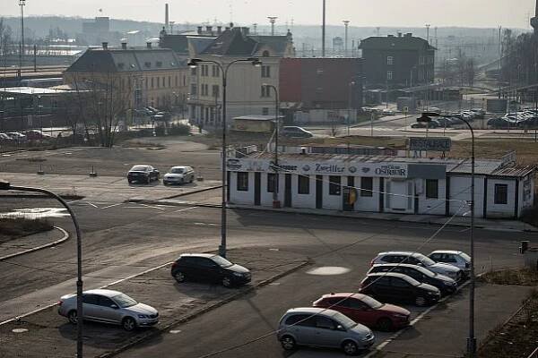 Prostor před nádražím ve Svinově, 13. ledna 2020 v Ostravě.