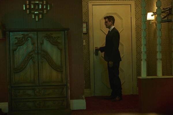 Orphan Black - Guillotines Decide - Z filmu - James Frain