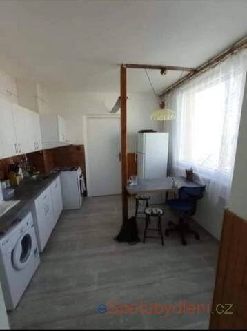 Nabízím místo/pokoj Hradec Králové, , 4.540Kč/měsíc/(osobu)