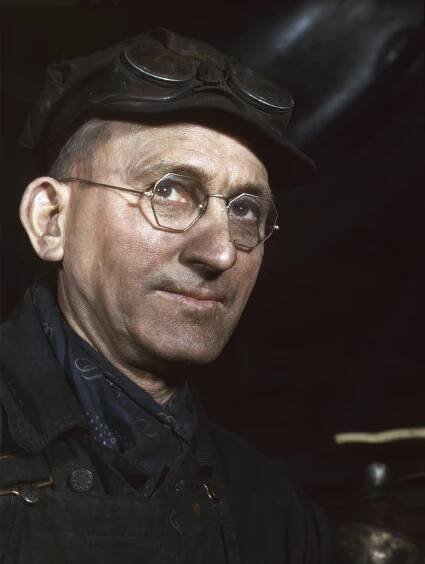 Soubor:Jack Delano - James Lynch, a roundhouse worker, C & NW RR.jpg – Wikipedie