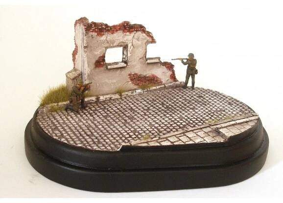 ulice s ruinou domu - Diorama-hm