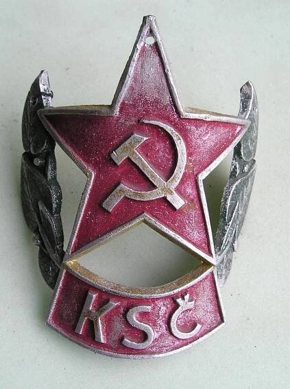 Asi objímka z ráhna vlajky - KSČ - materiál hliník - retro - Starožitnosti