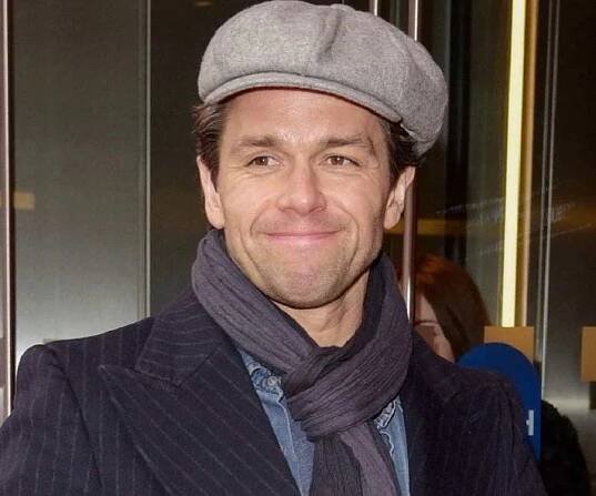 Julian Ovenden Biography - Facts, Childhood, Family Life, Achievements
