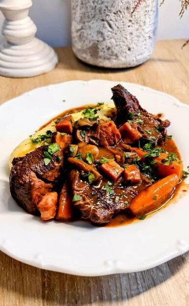 recept na hovězí po burgundsku