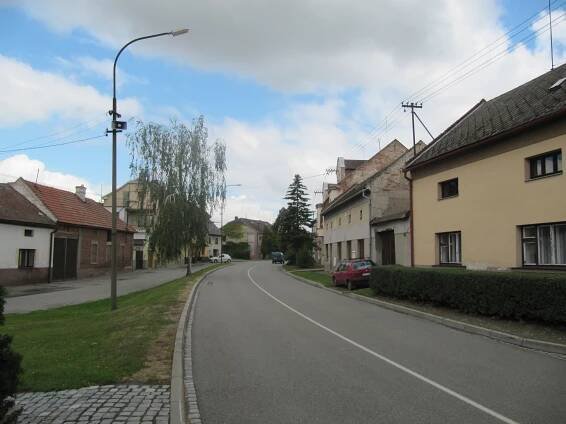 Soubor:Měrovice nad Hanou, ulice.jpg