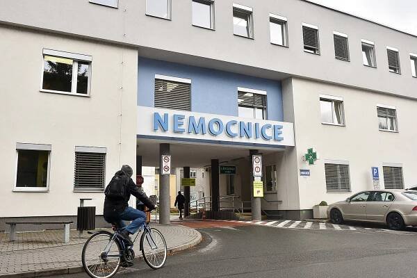 Vsetínská nemocnice zavřela lůžkovou pediatrii, oddělení chybí lékaři