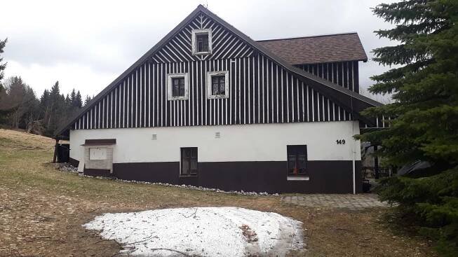Montáž dřevěné fasády, nátěr