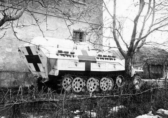 Sd.Kfz.251/8 (sanitní vozidlo) : Německo (DEU)