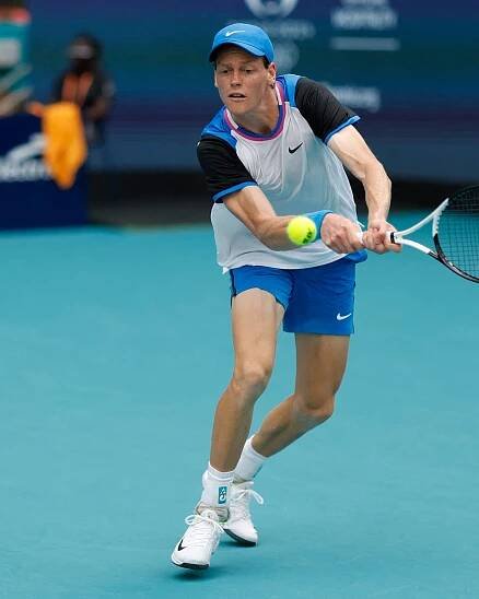 Medvedev, Sinner set for Miami semi-final showdown