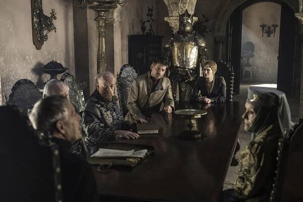 Roger Ashton-Griffiths, Nikolaj Coster-Waldau, Lena Headey, Diana Rigg - Hra o trůny - Křivopřísežník - Z filmu