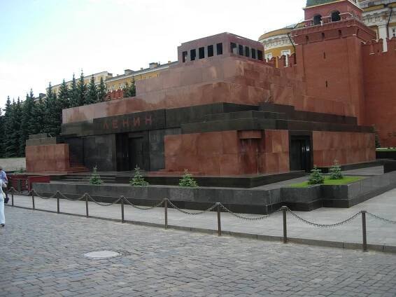 File:Lenin mausoleum 43294922.jpg - Wikipedia