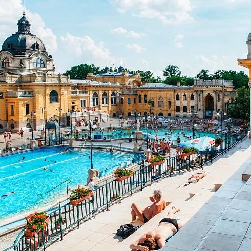 Budapešť: Széchenyiho lázně: Celodenní pobyt s fakultativní ochutnávkou | GetYourGuide
