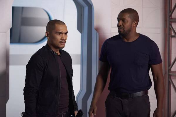 Dark Matter - Going out Fighting - Z filmu - Alex Mallari Jr., Roger Cross