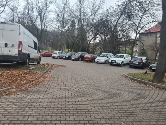Fotogalerie • Parkoviště (Parkoviště) • Mapy.com