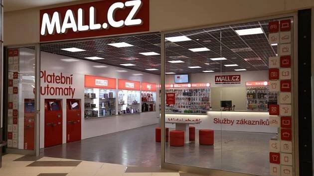 Mall.cz v Nových Butovicích zkombinoval e-shop s kamenným obchodem. A chce další