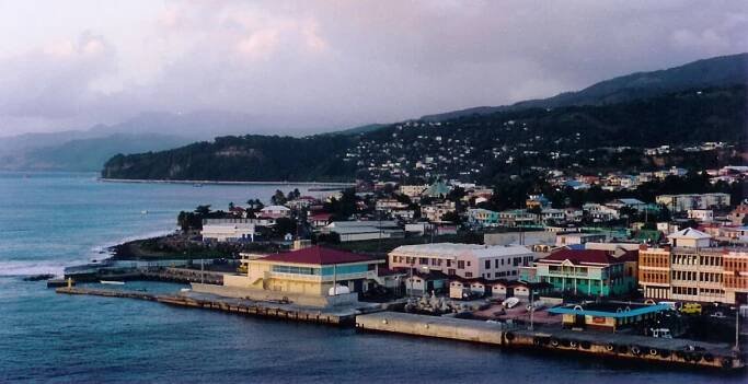 Soubor:Roseau Dominica.jpg