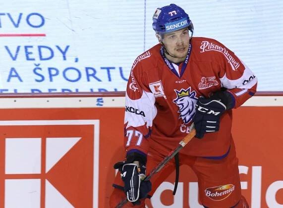 Hokejista Adam Klapka v dresu reprezentace