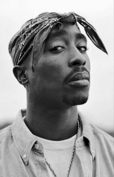 Pin by Artsyboo on Painting ideas for Paint Night | Tupac pictures, Tupac art, Tupac