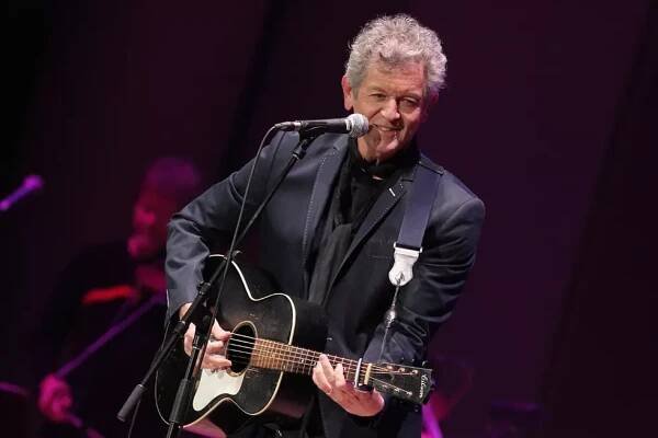 Rodney Crowell Looks Backward to Move Forward on New ‘Acoustic Classics’ Album