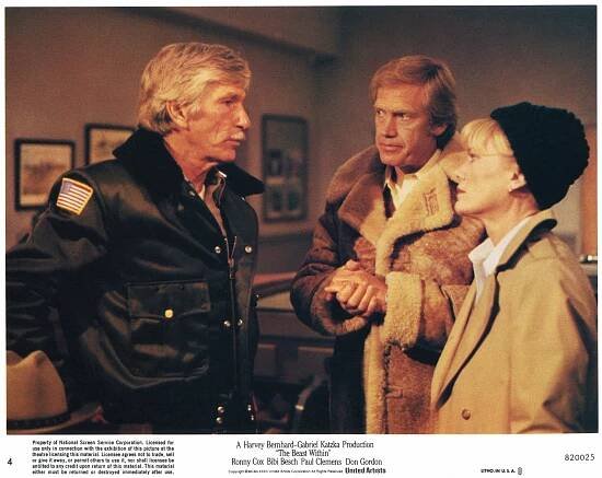 V dosahu bestie - Fotosky - L.Q. Jones, Ronny Cox, Bibi Besch