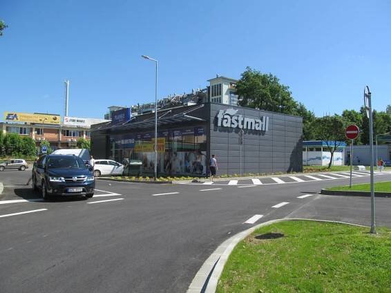 Retail park FASTMALL Rožnov pod Radhoštěm - FASTAV