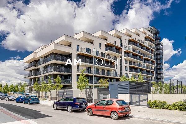 Pronájem, Garáže, 12m2 - Praha - Strašnice | Reality.iDNES.cz 